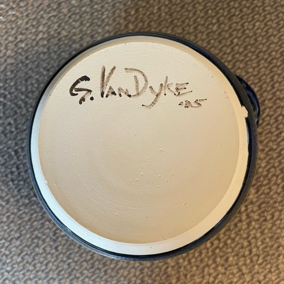 ❌SOLD❌Four (4) Beautiful Pieces of G. VanDyke Pottery - Picture 12 of 13